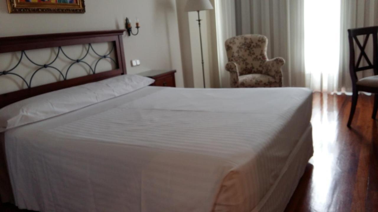 Apartamentos Maritimo Suites-Solo Adultos O Grove Exterior photo